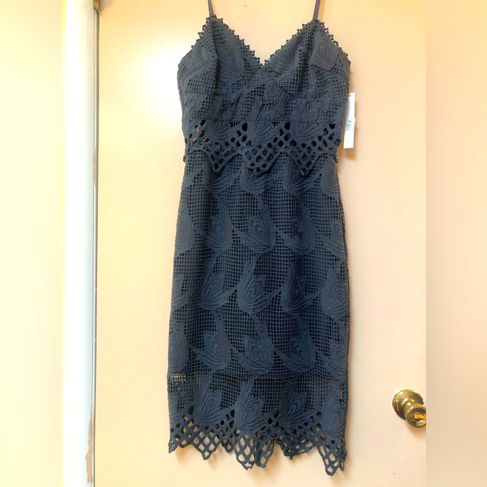 Aqua Lace MIDI Dress size M NWT pit to pit 17” length 33”